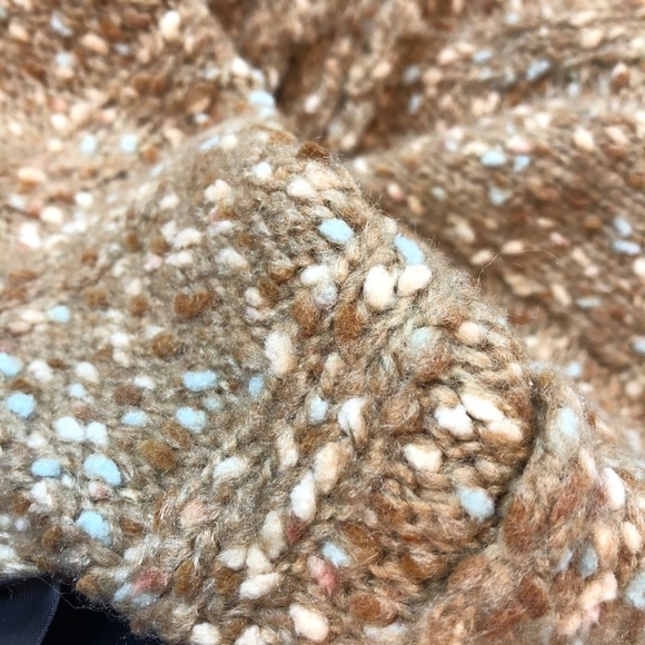 Liz Claiborne Sweater Wrap- One Size - Picture 9 of 11